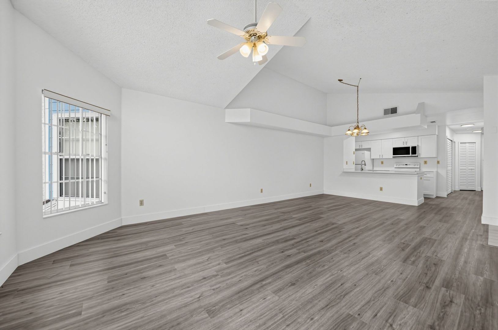 Spacious 3BR Condo in Kissimmee – photo 4