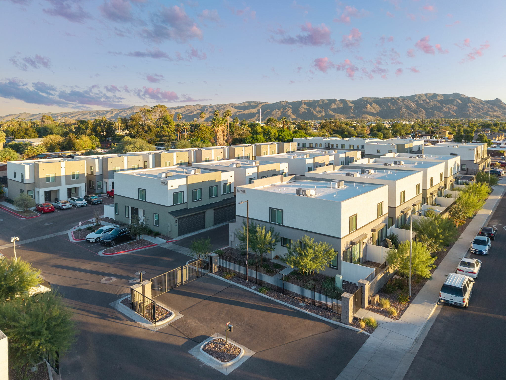 Elevate on Vineyard Townhomes – photo 1