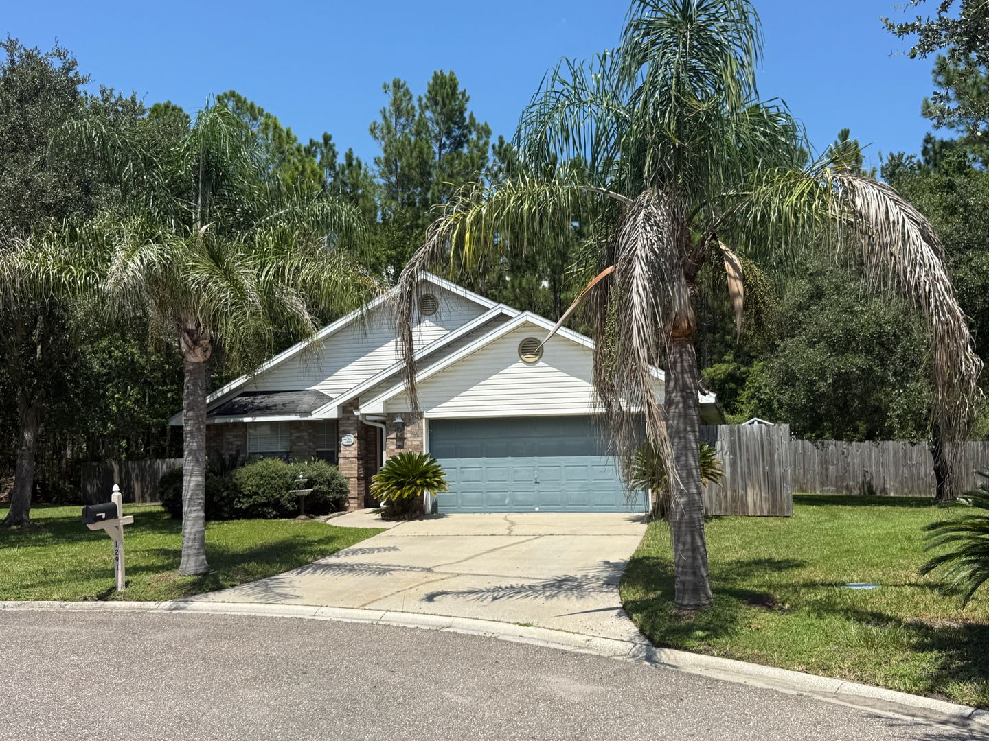 Beautiful home with Privacy! – photo 2