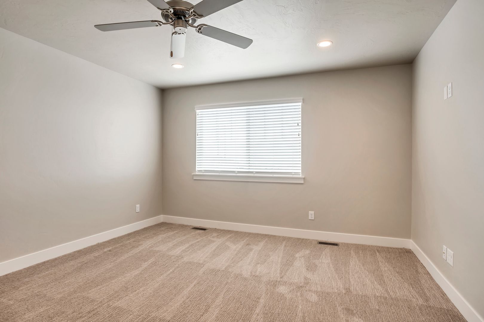 3 Bed Townhome – photo 4
