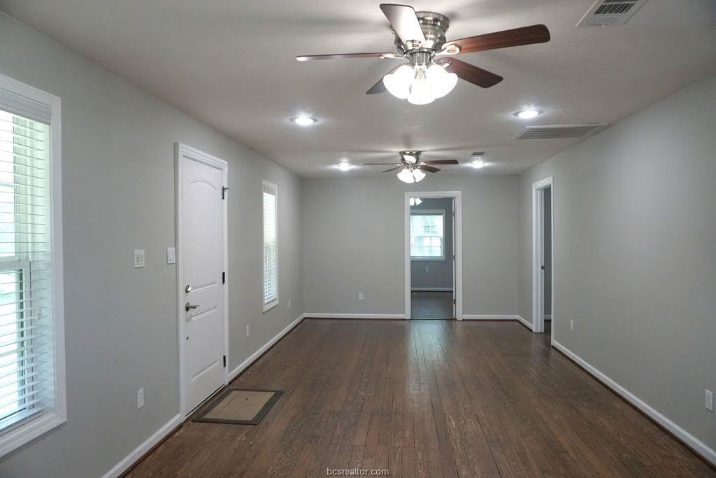 2329 N Berlin – photo 3