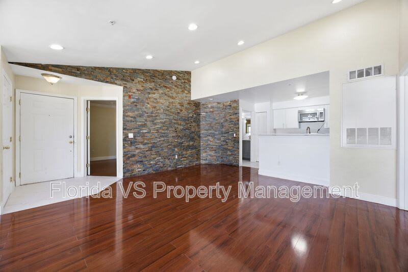 2207 Antigua PL – photo 4