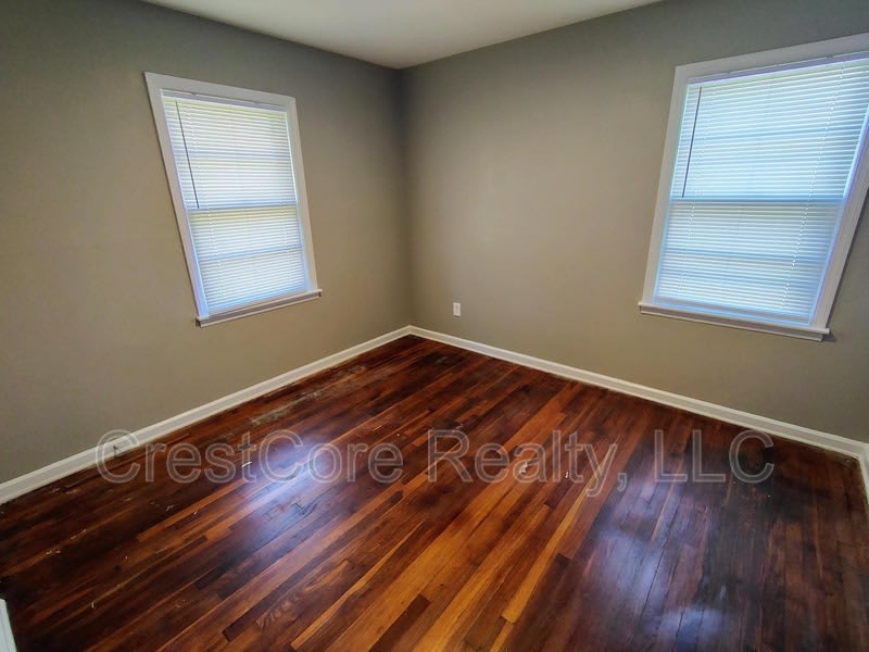 1688 Haywood Ave – photo 5