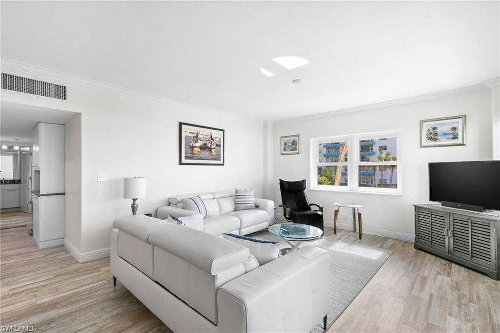 240 Seaview Court # 211 – photo 3