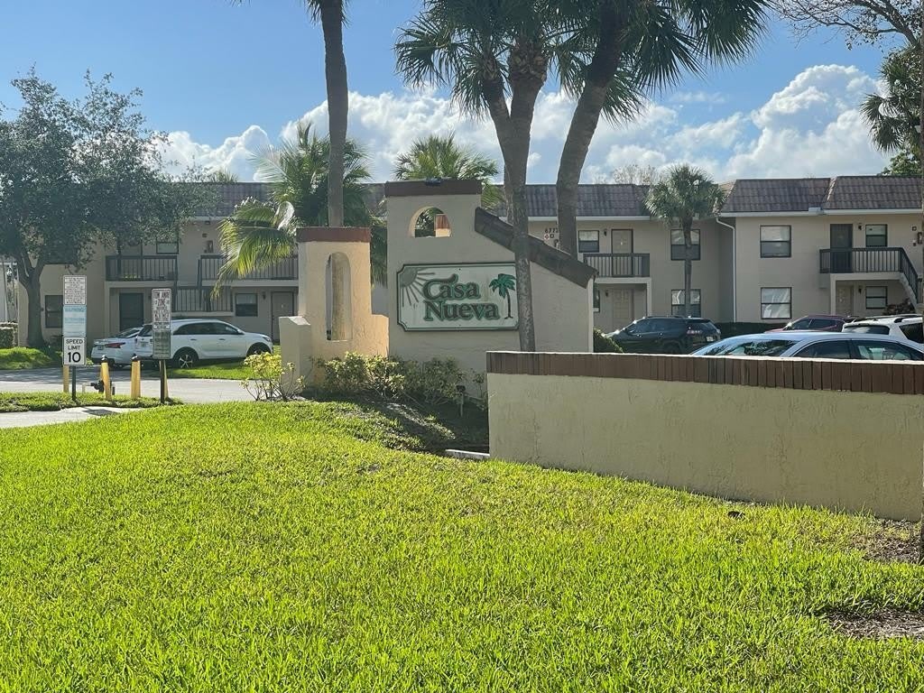 6844 PALMETTO Circle S – photo 2