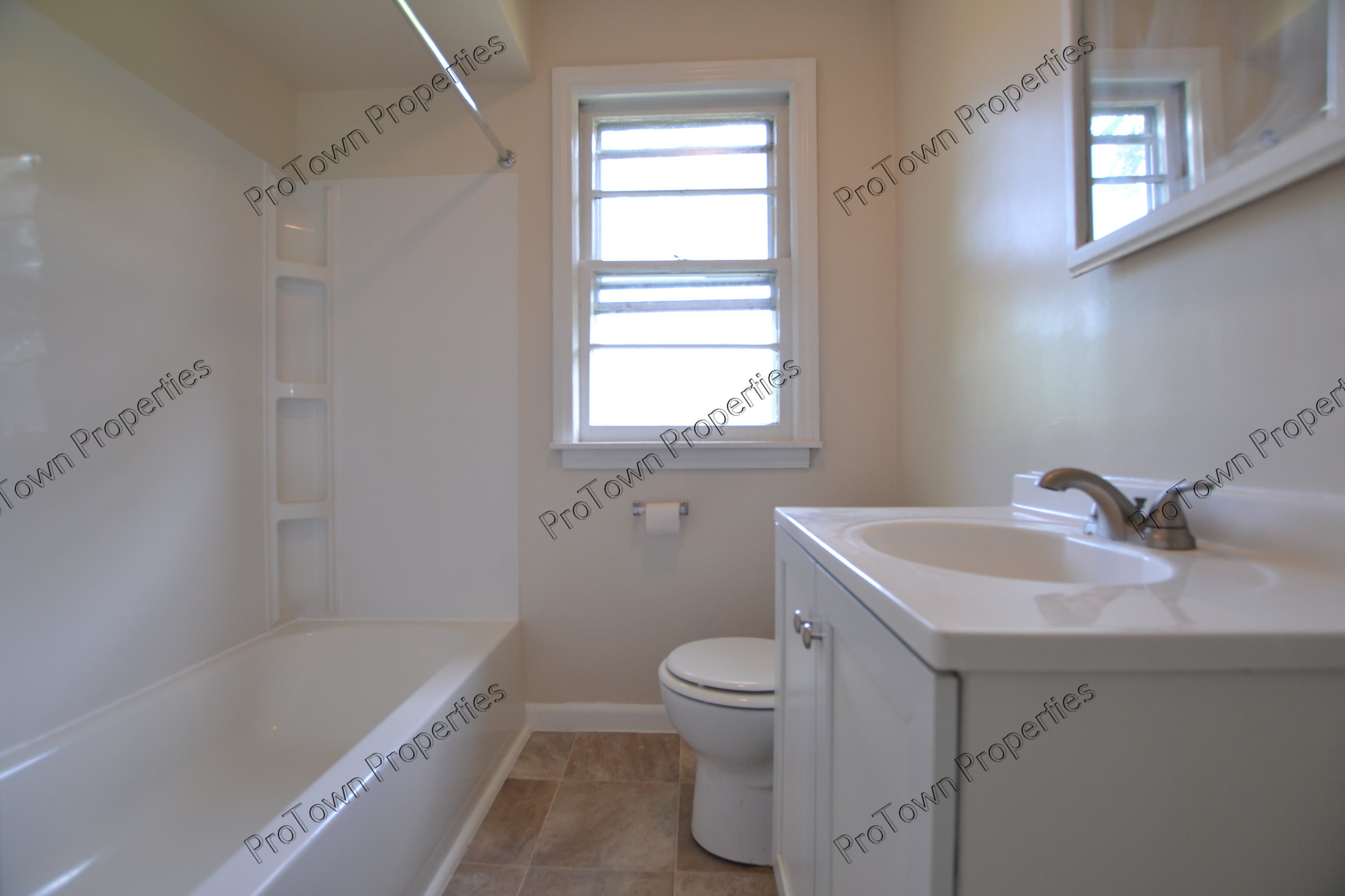 1421 Burry St – photo 5