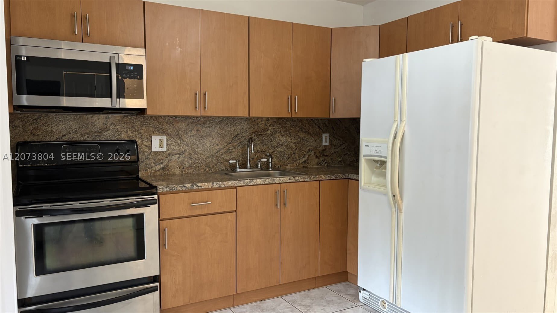 408 NE 18th Ave – photo 2