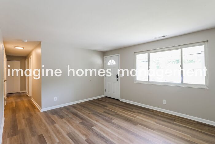 328 Brookforest Drive – photo 5