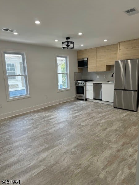 262 Anderson St – photo 4