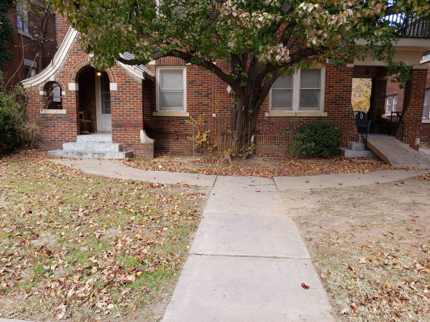 Cute Home in Historic Gatewood District!!! – photo 1
