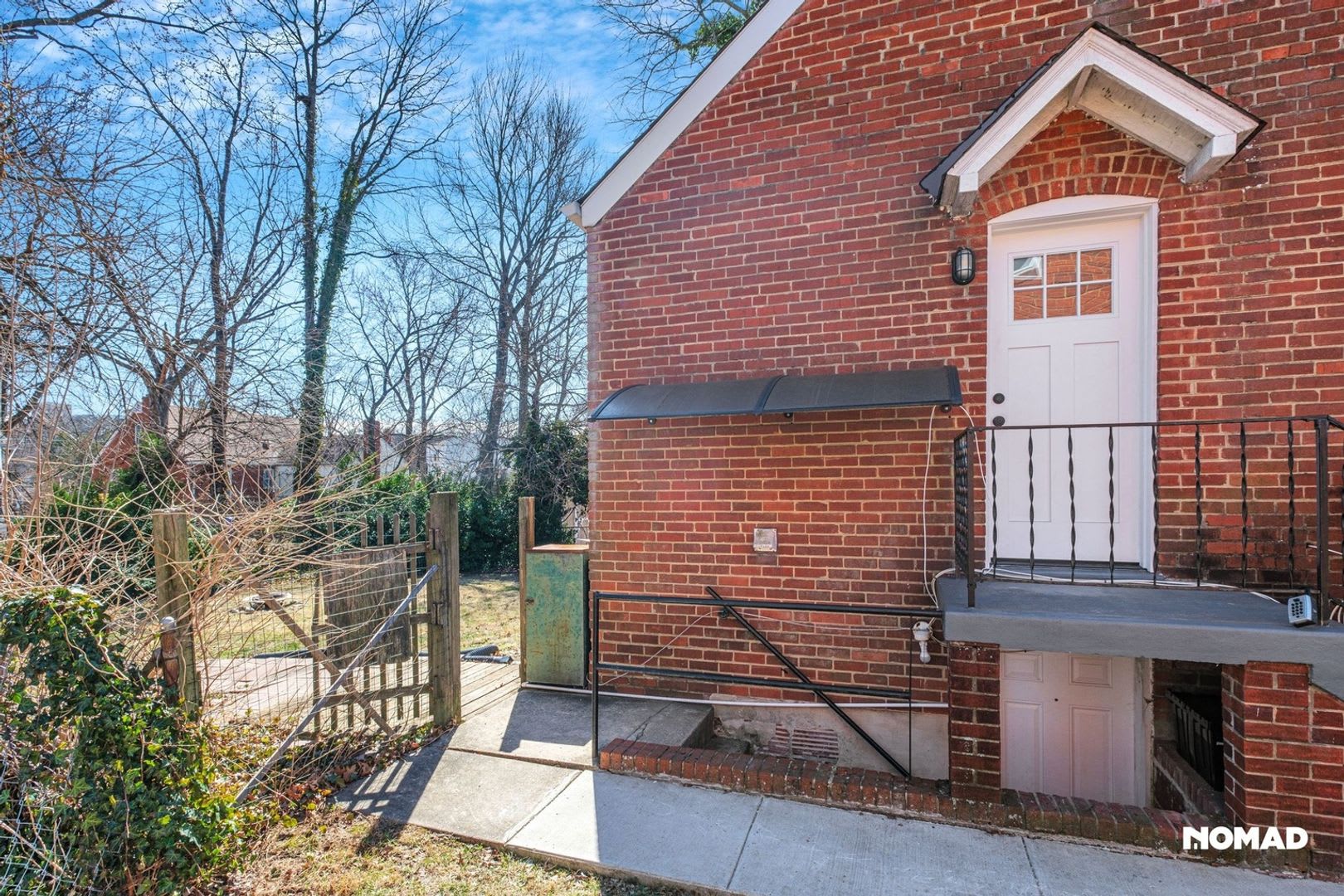 Updated Basement Apartment in College Park – photo 2