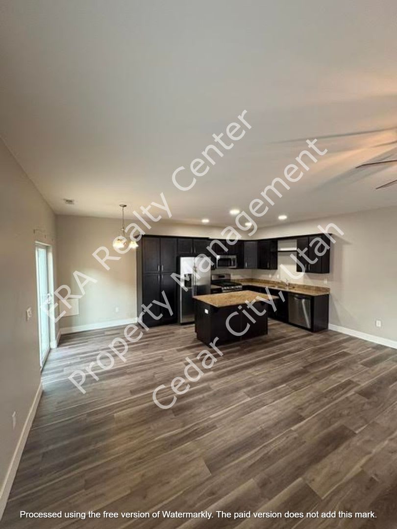 Newer Construction 2 Bedroom 2 5 Bathroom – photo 5