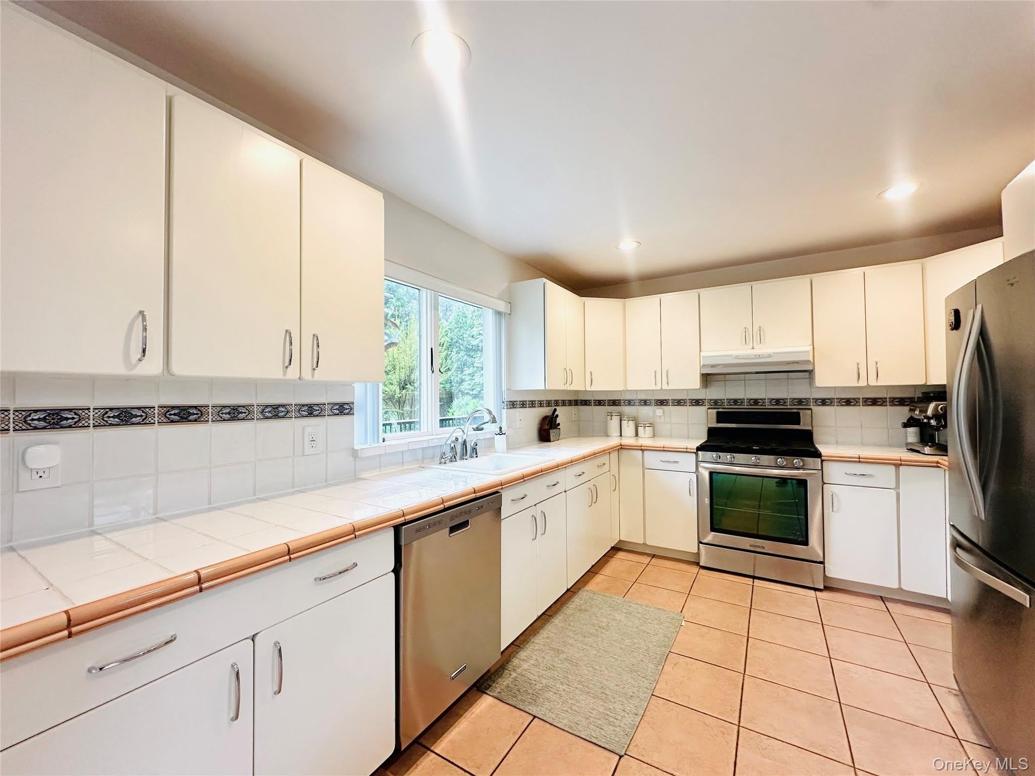 40 Hilltop Road – photo 5
