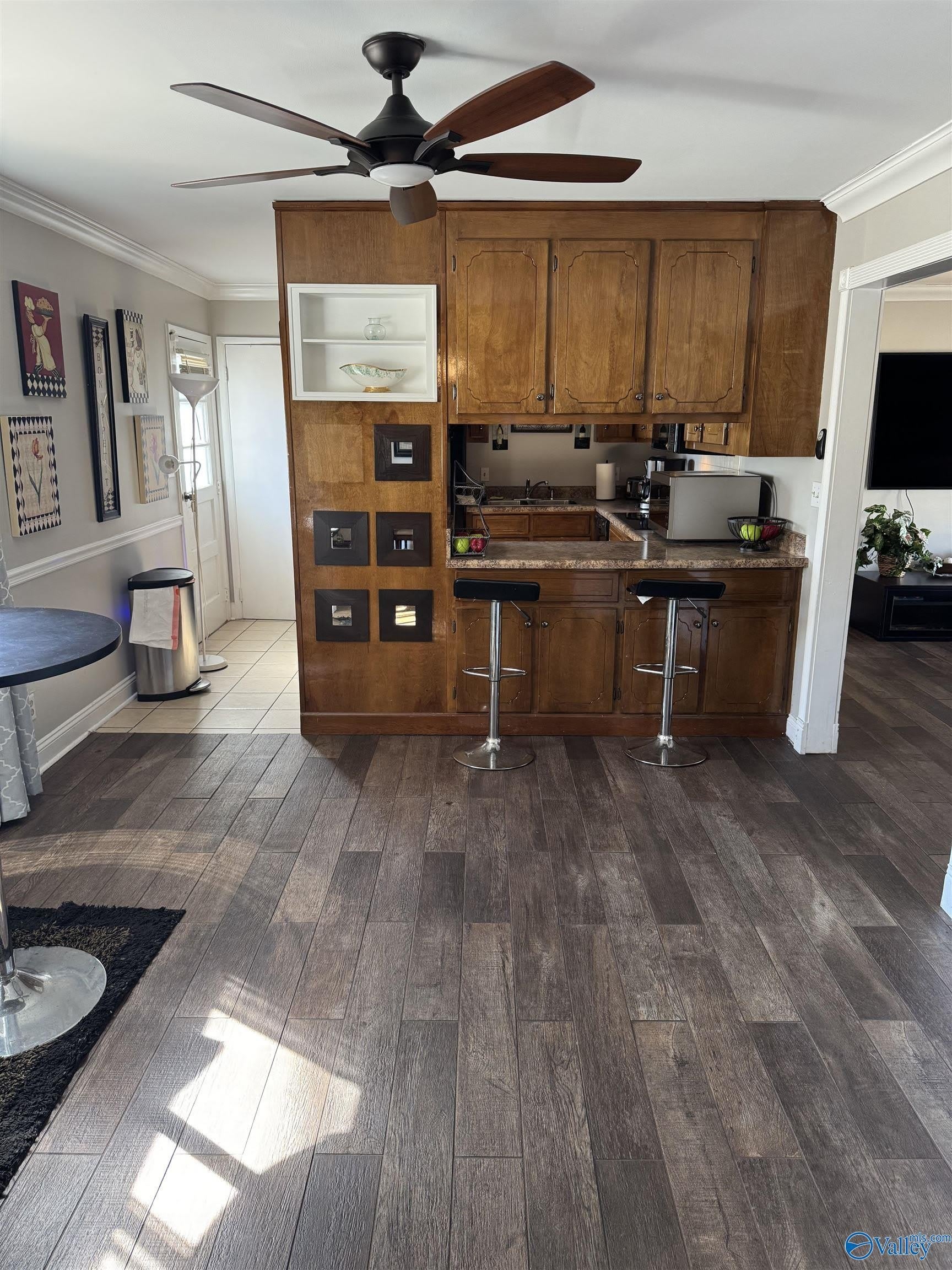 402 Gilmore Street – photo 2
