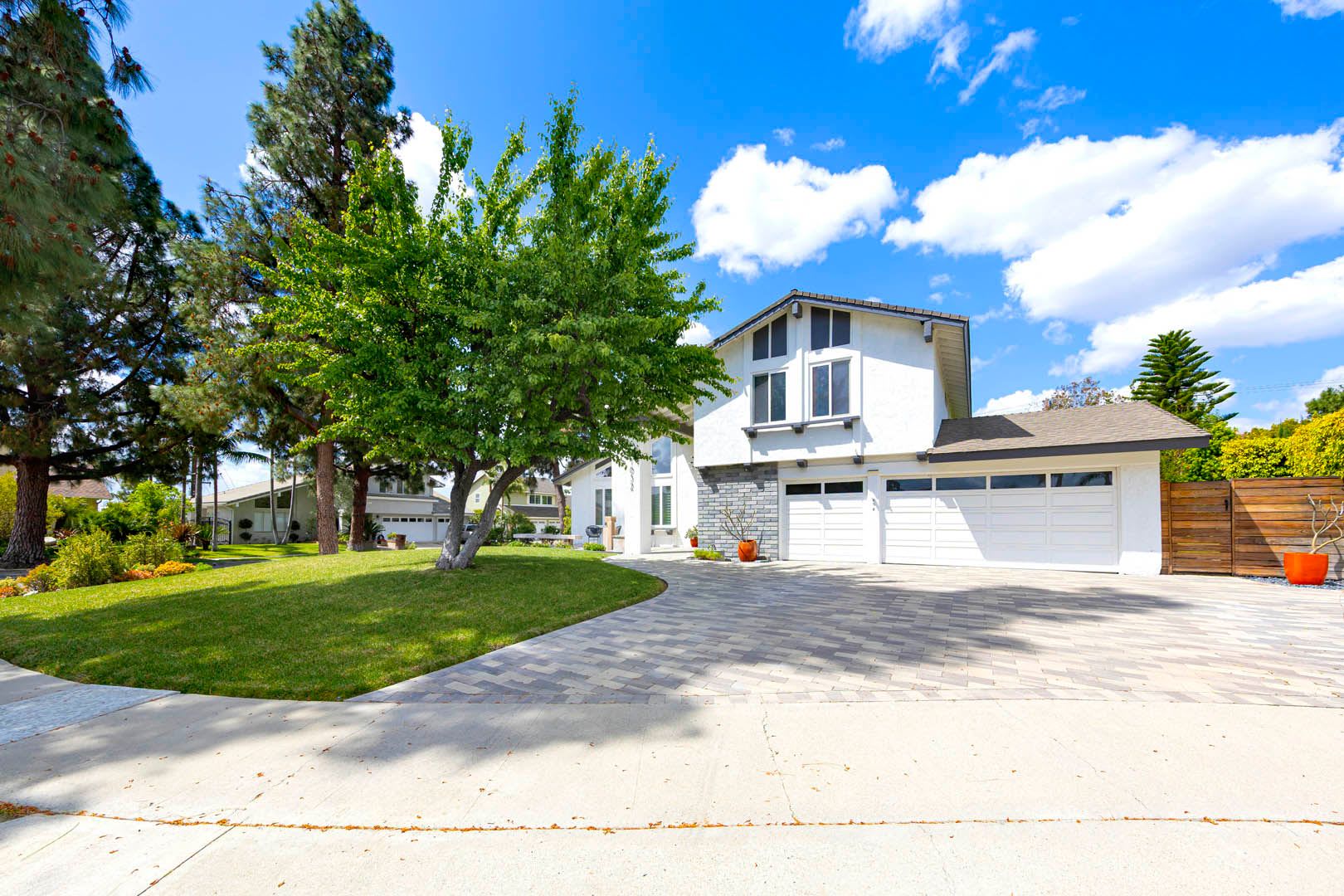 Charming Corner Lot Home on Oversized 10,000 Sq Ft Lot – photo 2