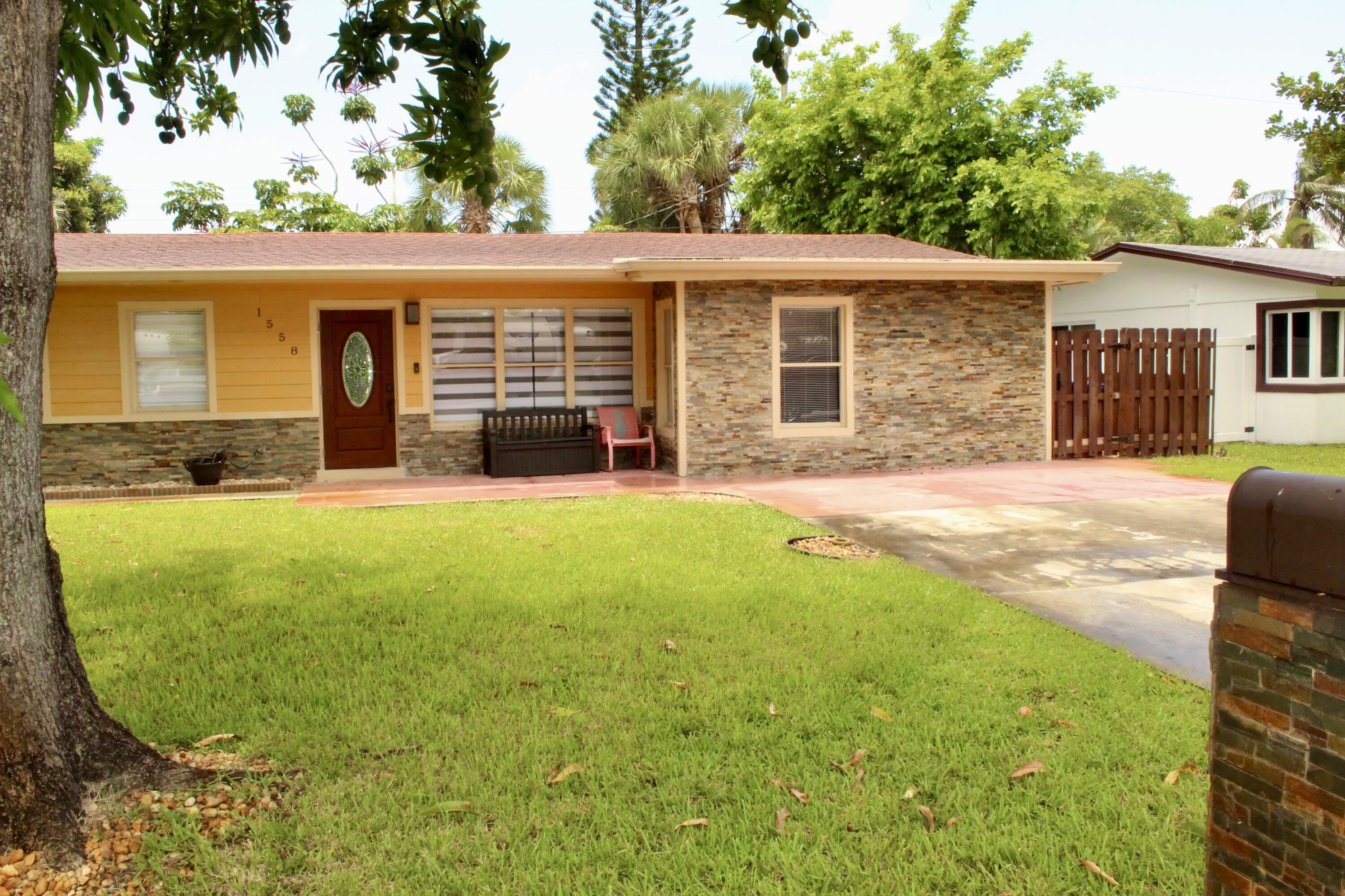1558 Ne 30Th Street – photo 2