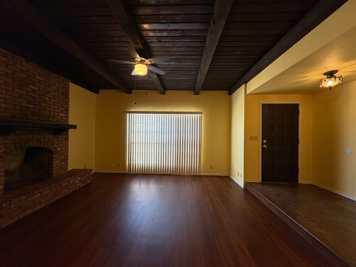 Mesa 2 Bedroom 1 Bath in Triplex Building – photo 2