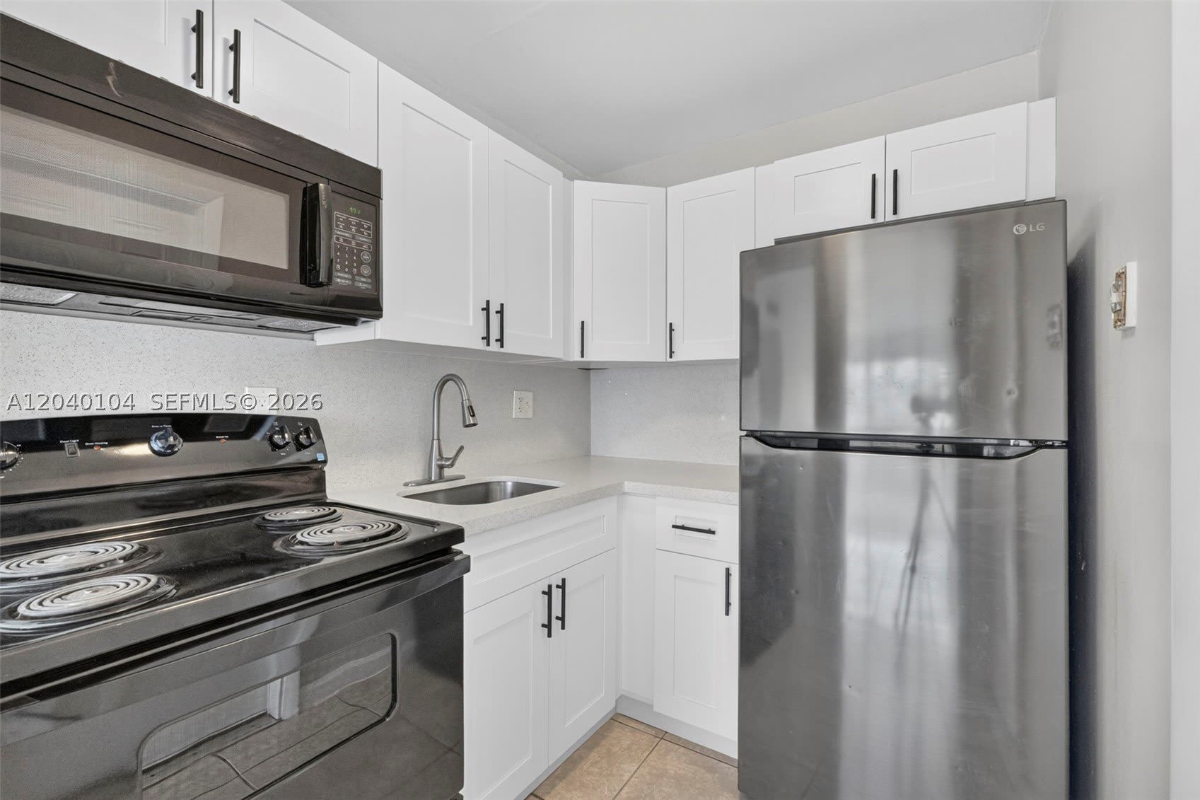 151 SE 6th Ave – photo 1