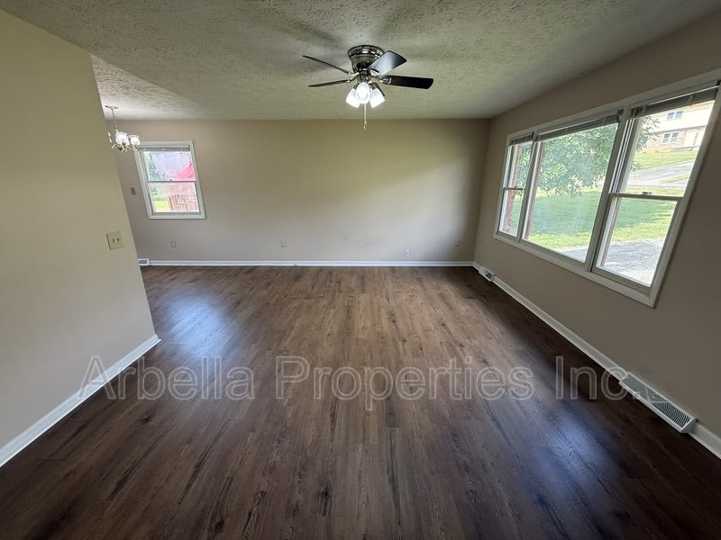 915 Kendrick Creek Rd – photo 3