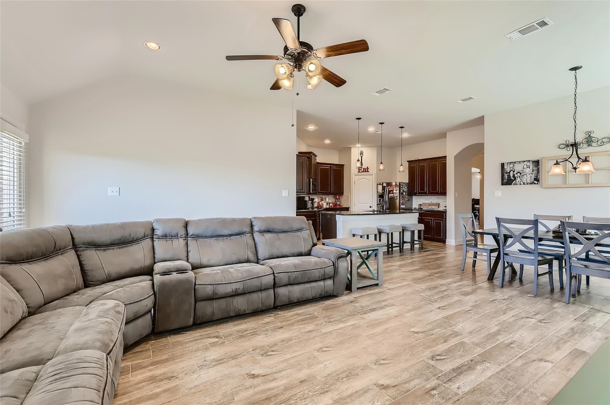 1025 Colonial Drive – photo 5