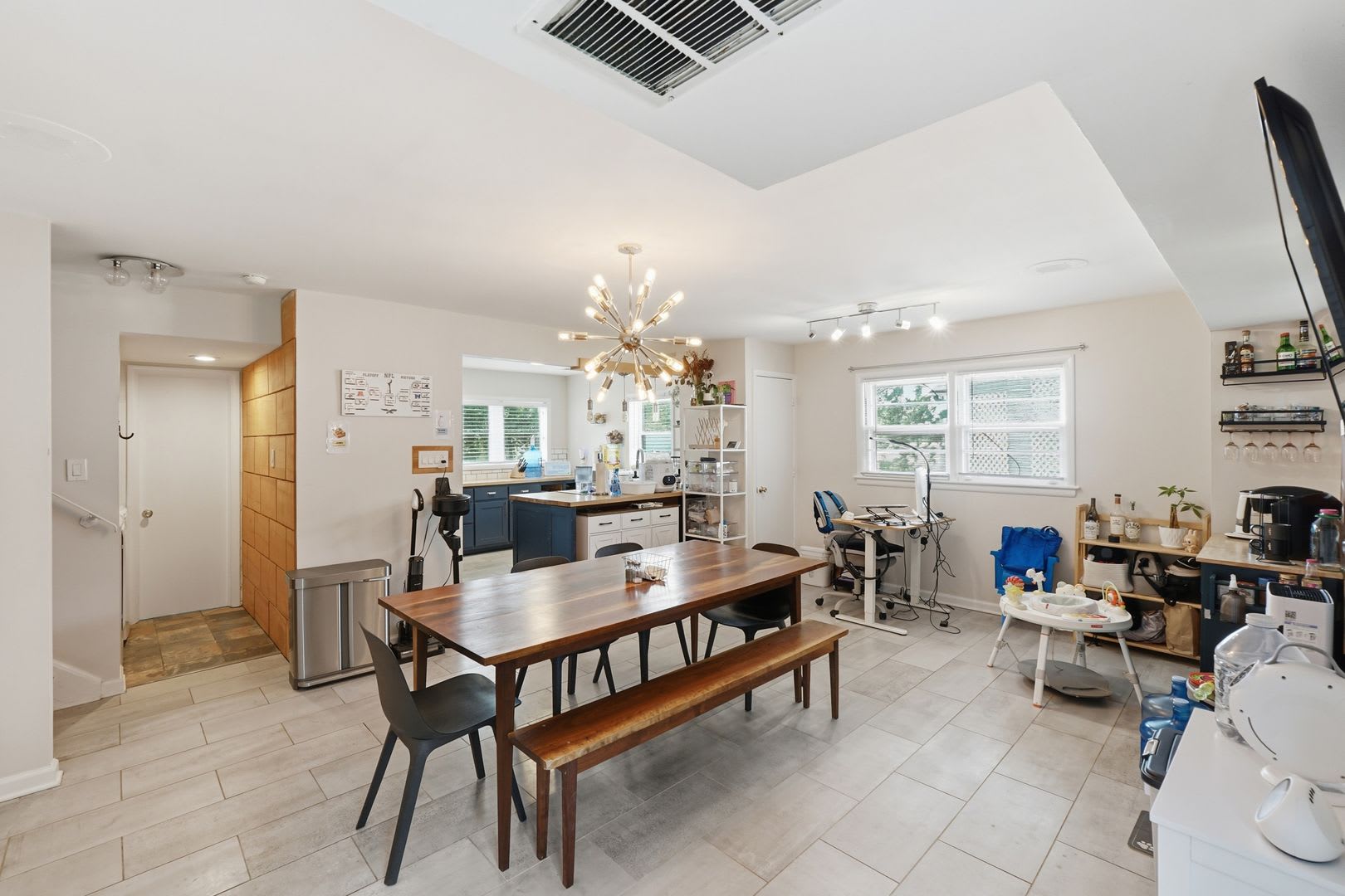 Beautifully Updated Split Level Home Near Wheaton Metro – photo 3