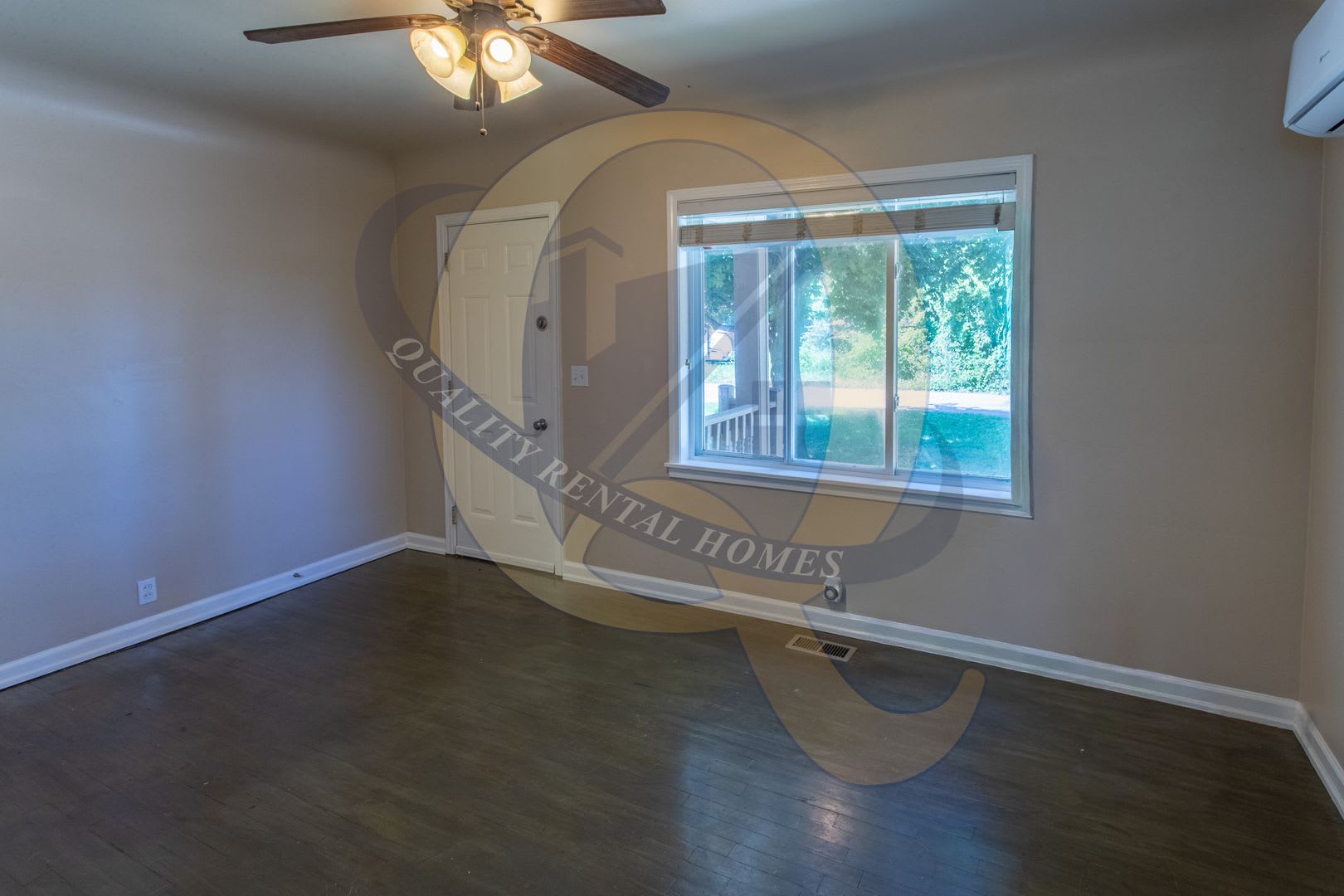 Well-maintained, Updated 2-bedroom home on double lot. – photo 2