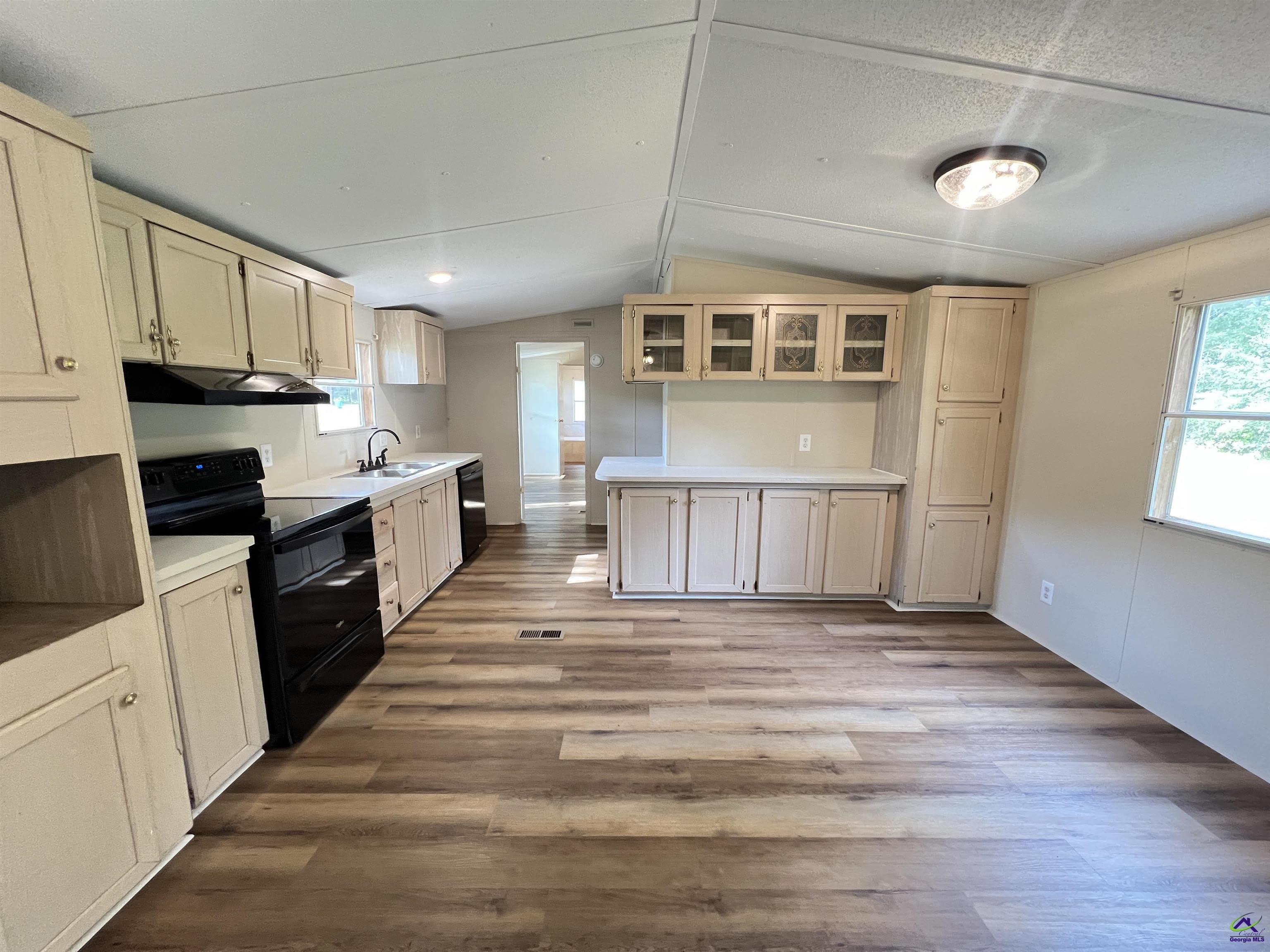 1018 247 Highway – photo 4