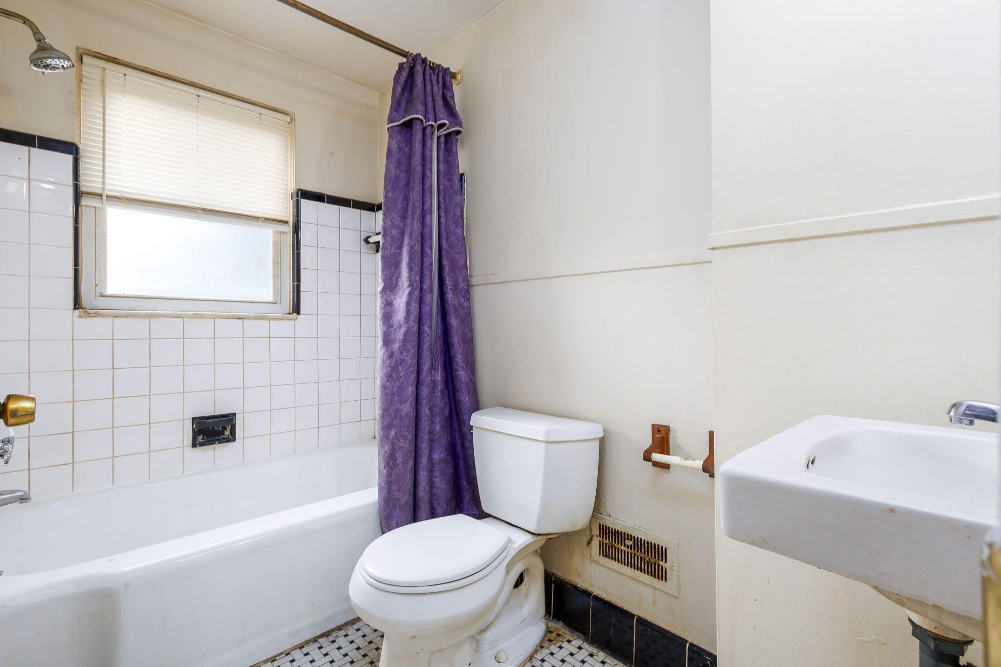 18434 Kelly Road – photo 3