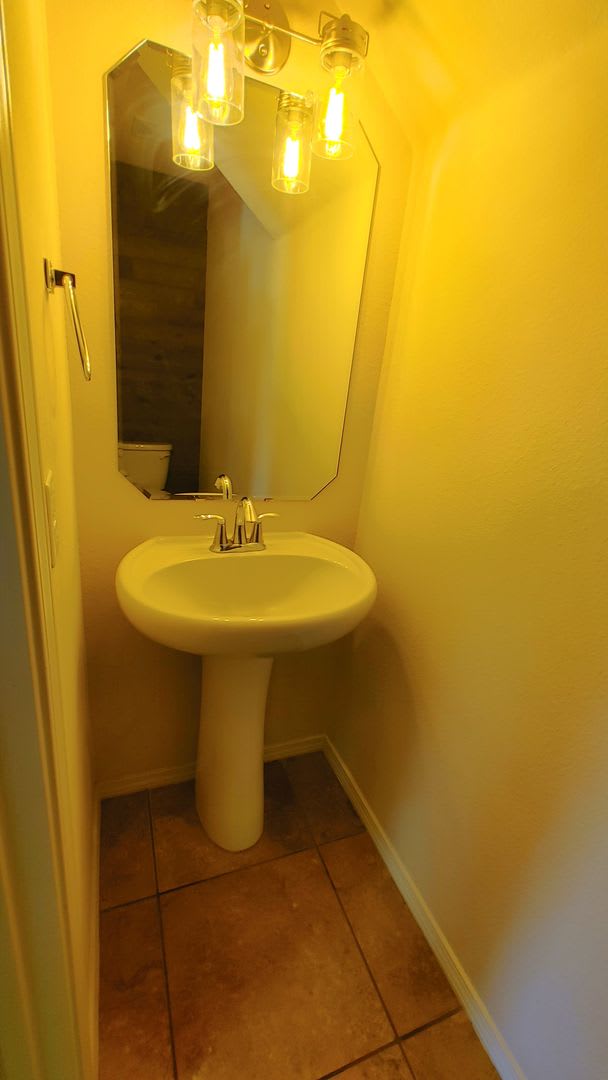 Roomy 3 Bedroom 2 Bathroom Home In Los Lunas! – photo 5