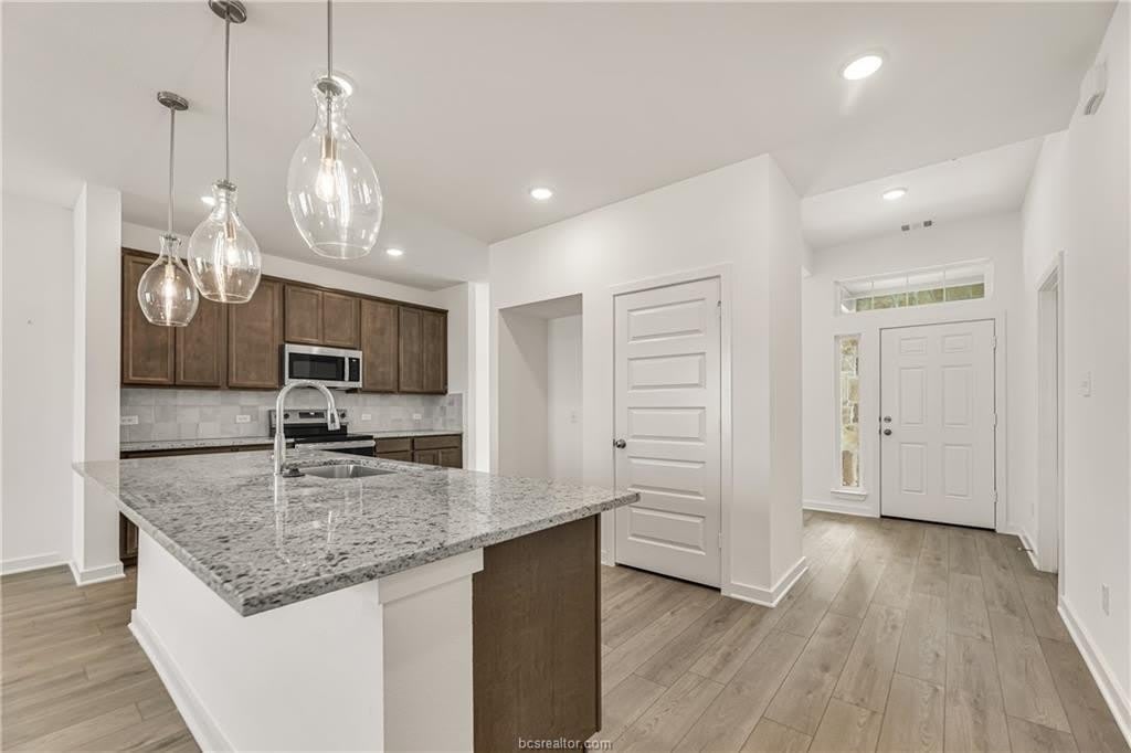 1927 Sebright Drive – photo 4
