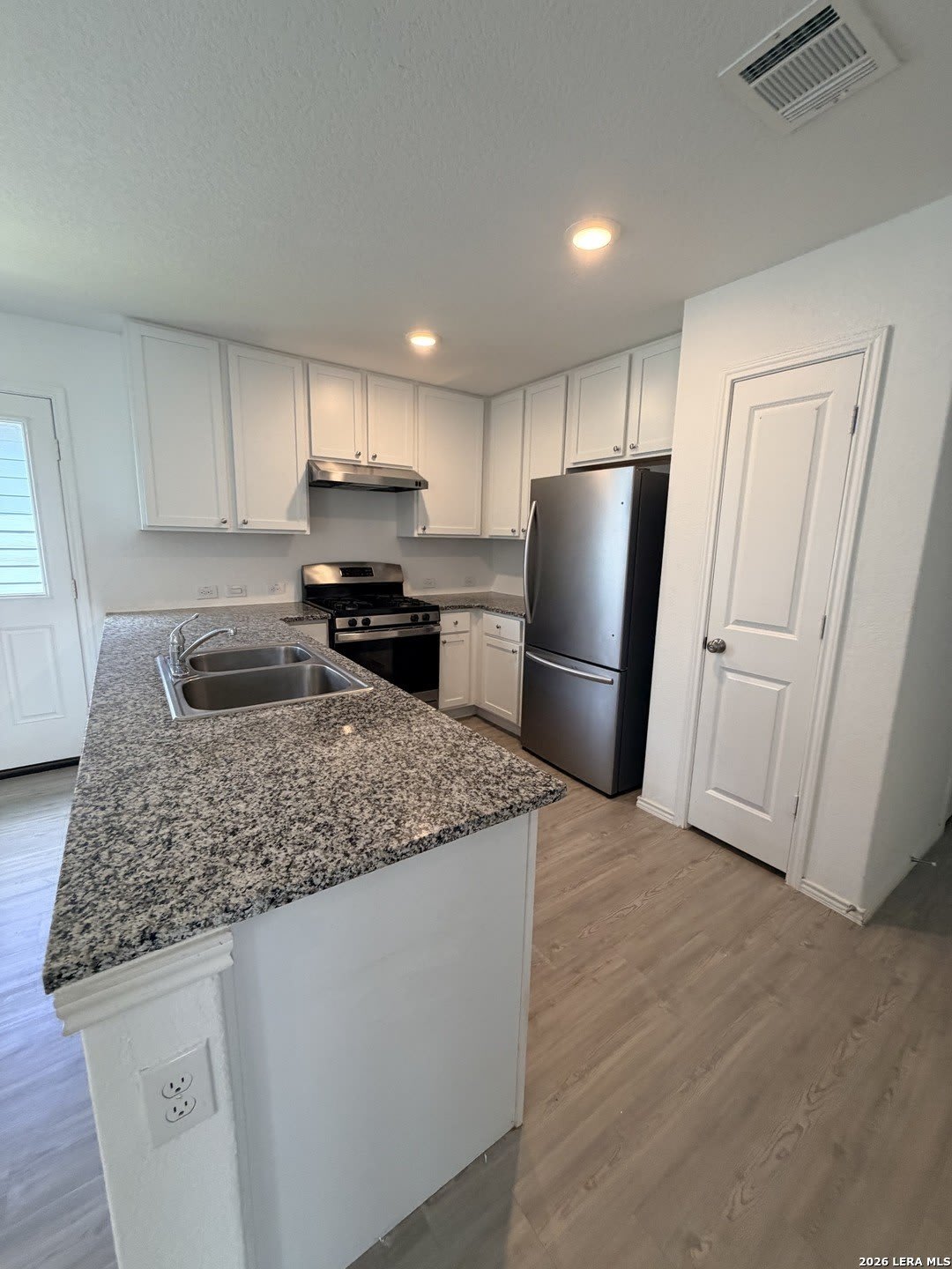 2822 Millikan Dr – photo 5