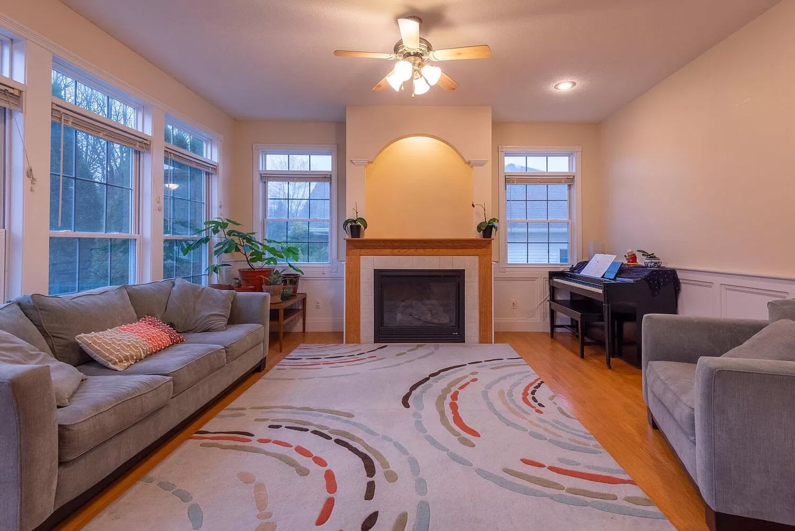 Must See Bright Spacious Home With Tons Of Charm – photo 4
