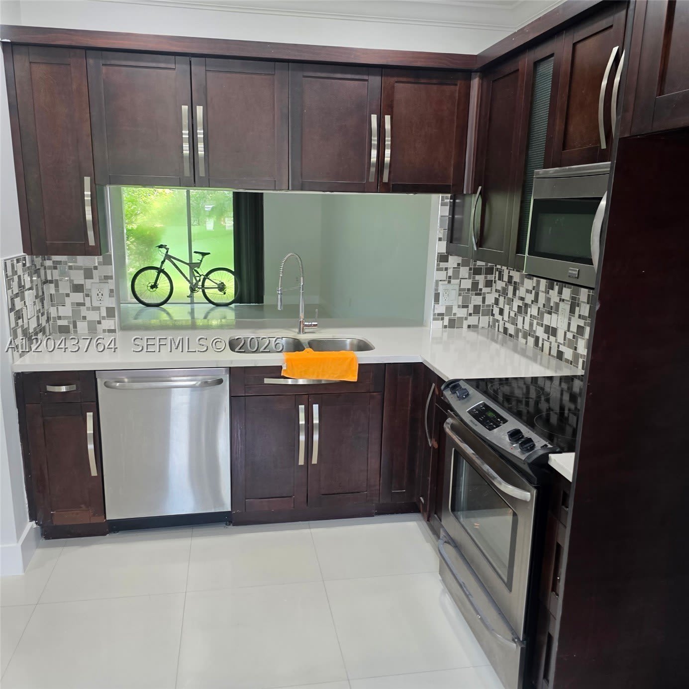 8215 SW 27th St – photo 4