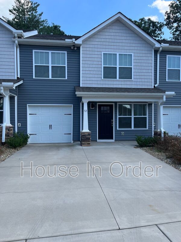 32 Malcolm Ct. – photo 1
