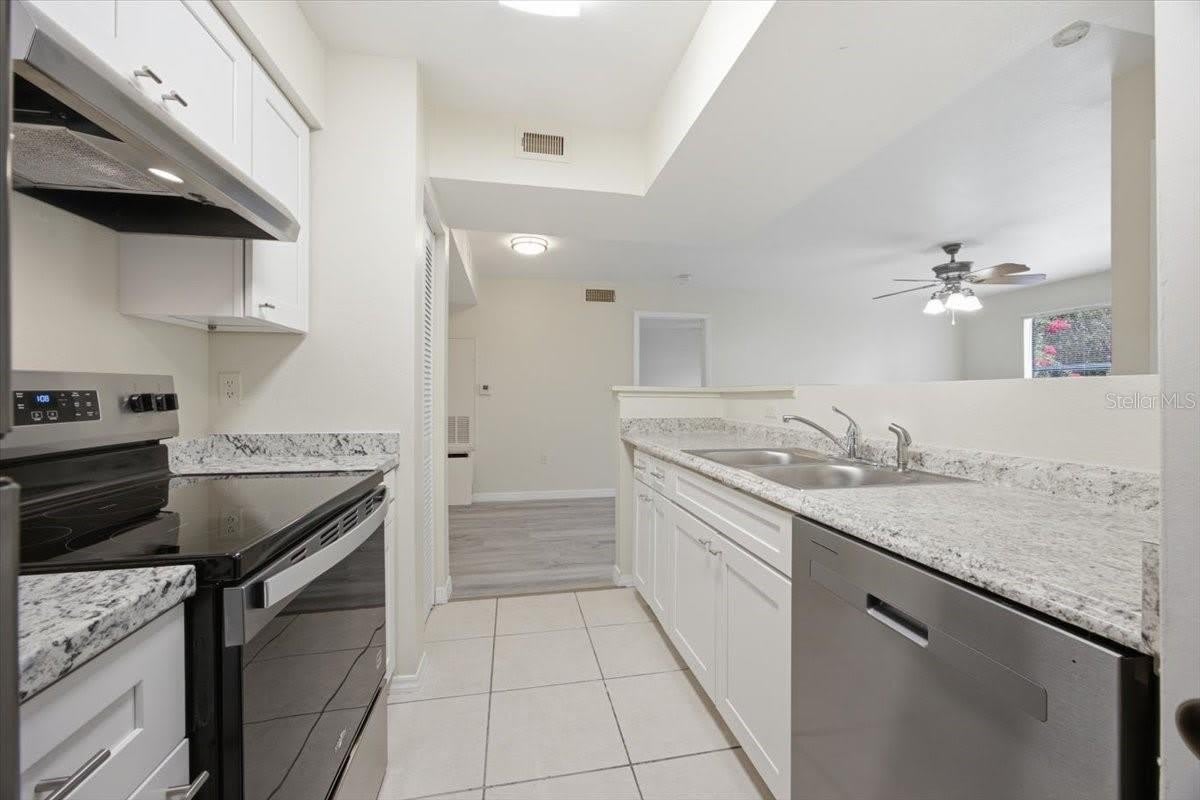 3004 PARKWAY Boulevard – photo 2