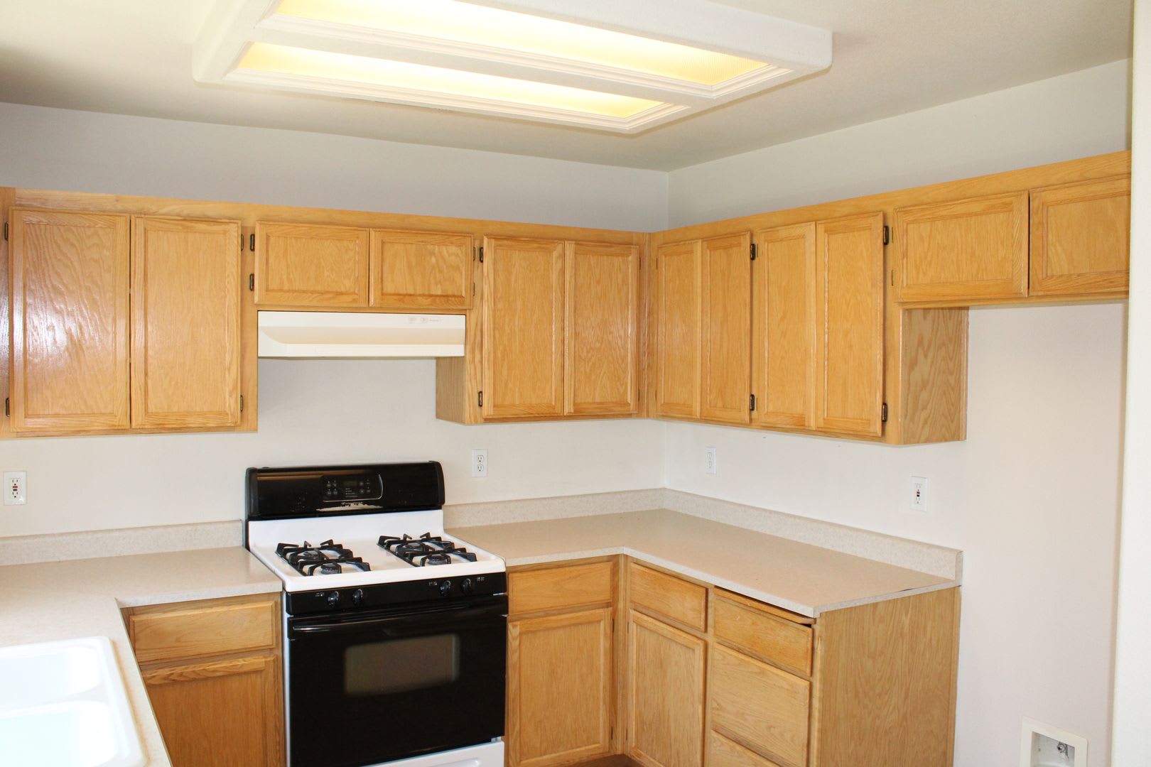 3 BED 2 BATH HOUSE LOCATED IN THE RAVENWOOD SUBDIVISION IN ANDERSON – photo 5