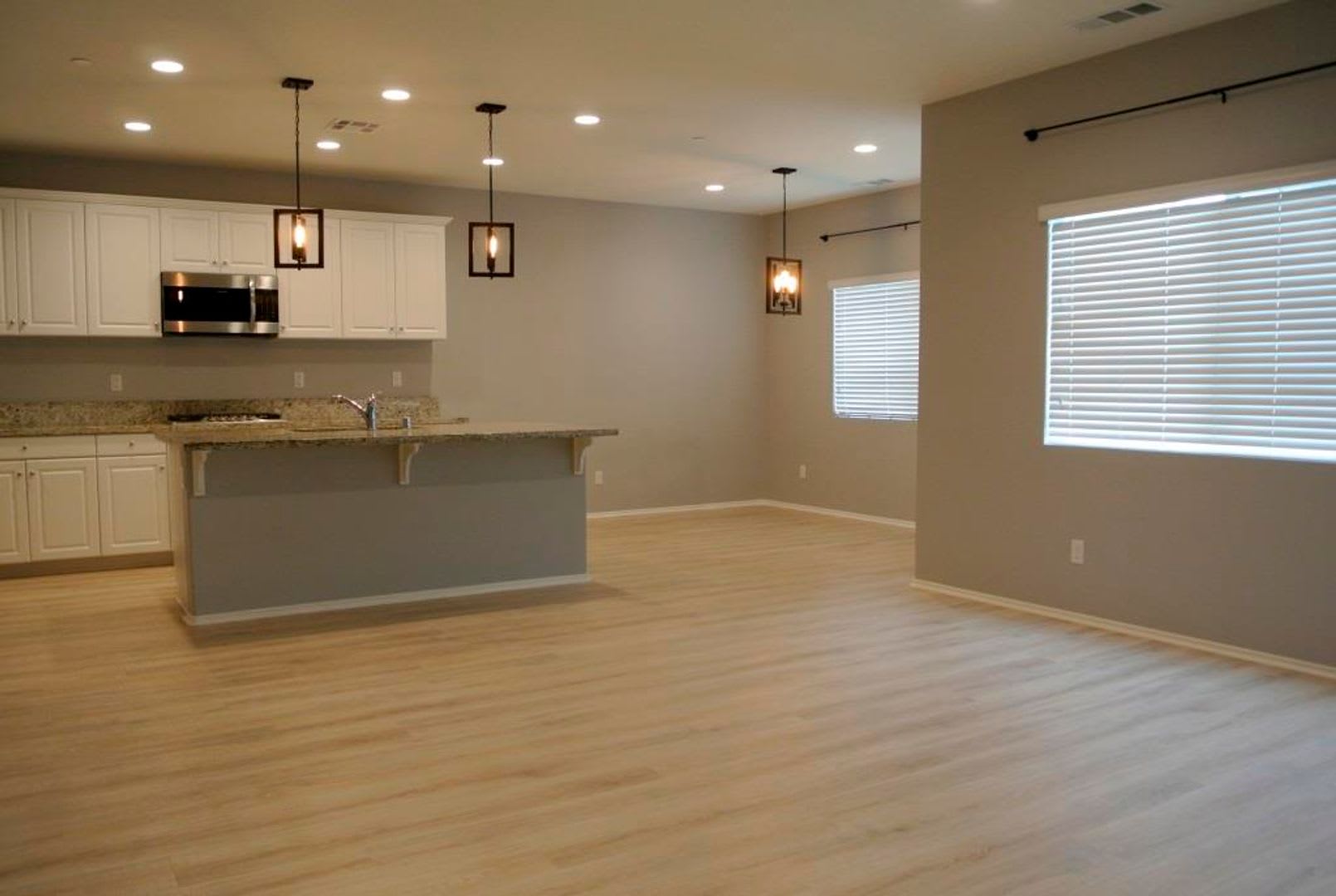 3Bed/2.5Bath Home in Horse Creek Ridge Community~ Campolina – photo 2