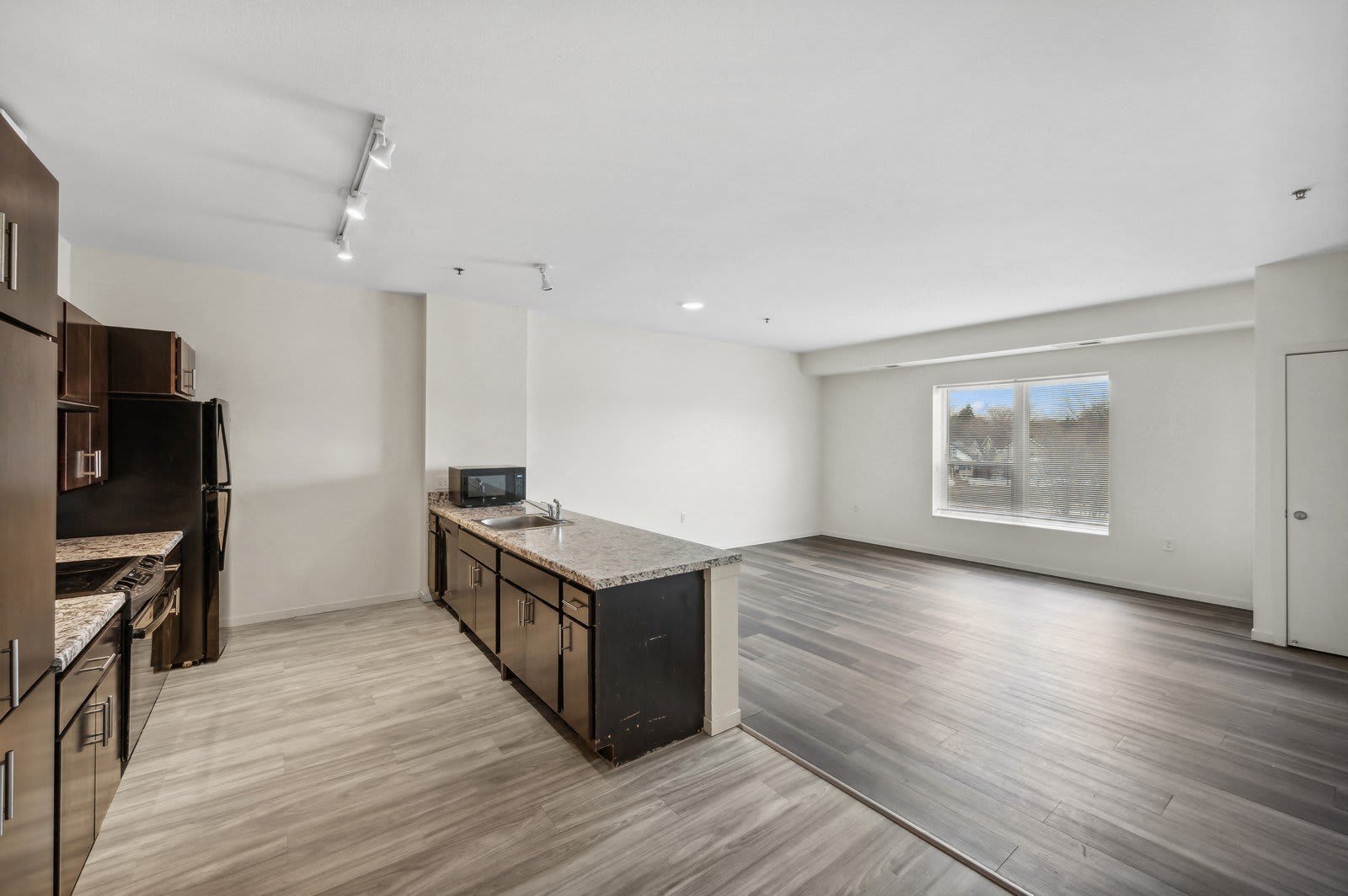 Broadway Flats – photo 3