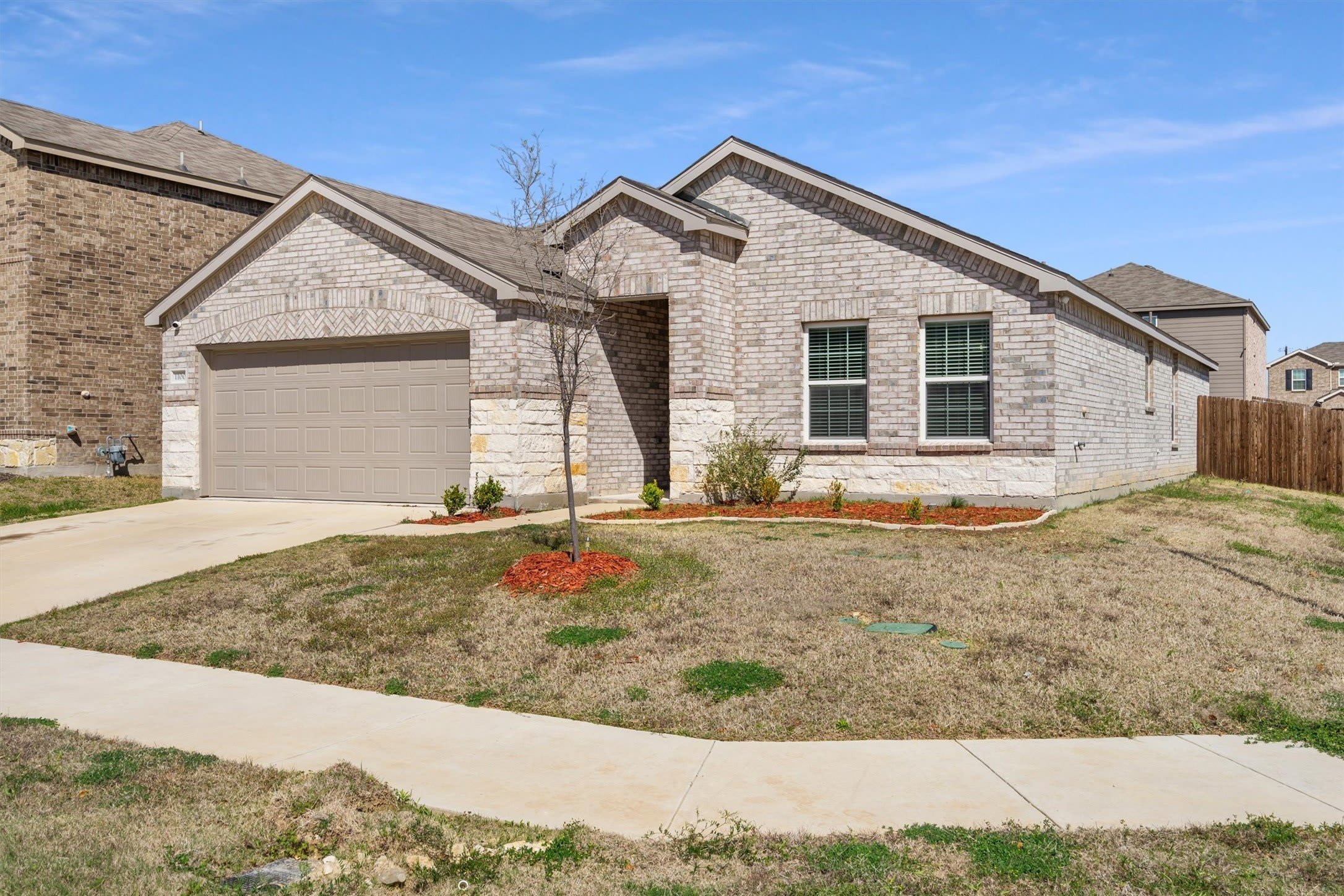 1100 Varson Drive – photo 2