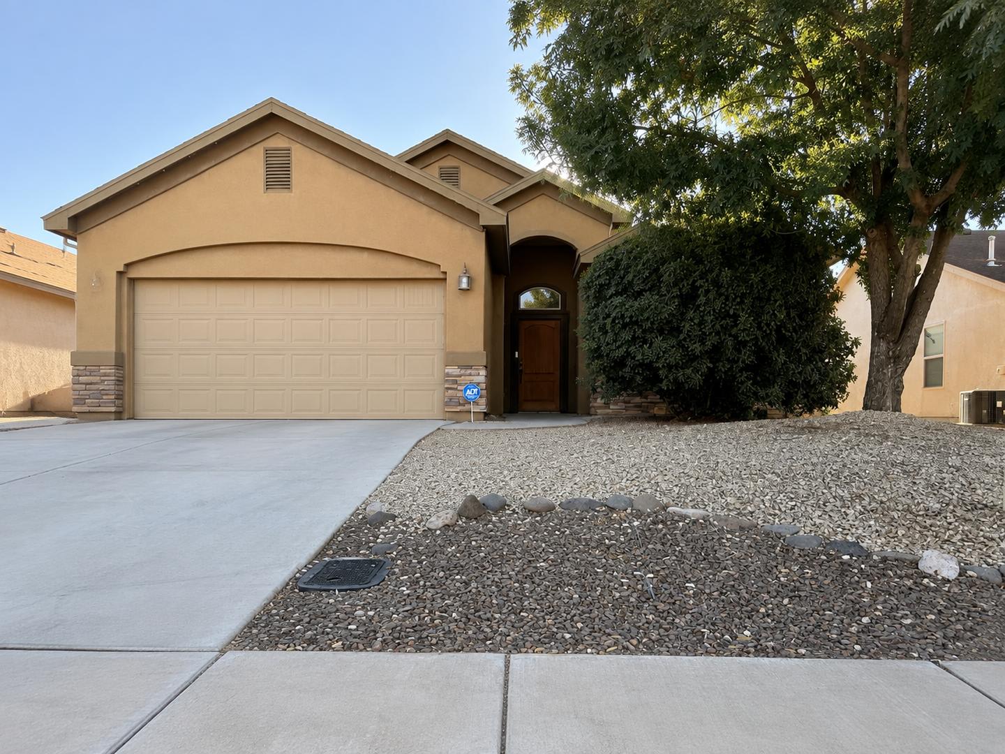 Stunning Organ Mountain Views Beautiful Upgrades Solar Savings – photo 1