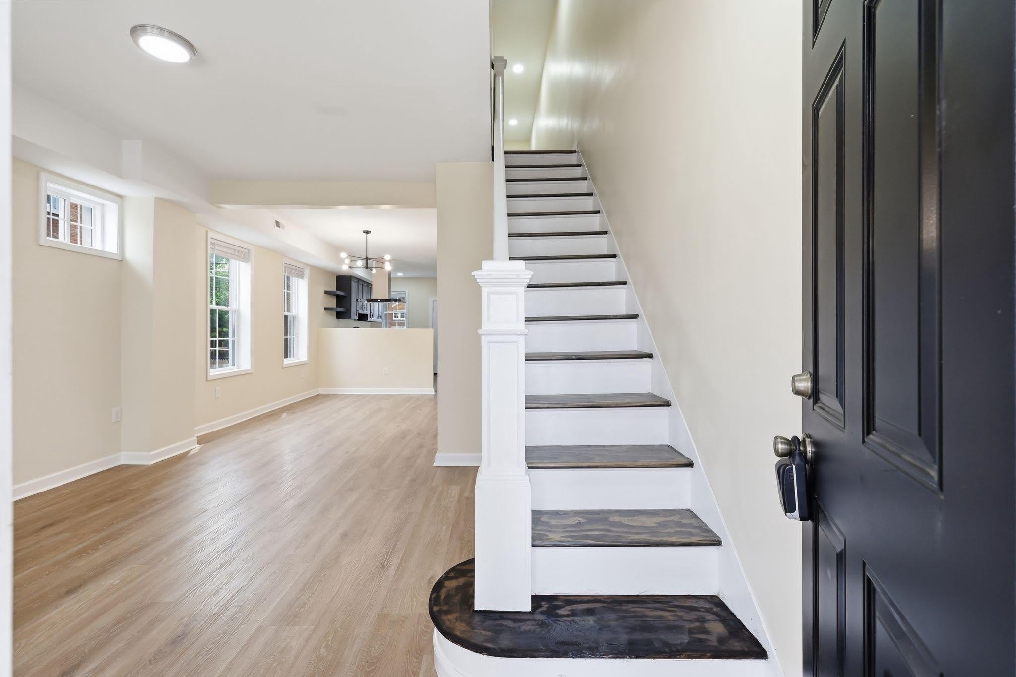 245 N MONASTERY Avenue – photo 3