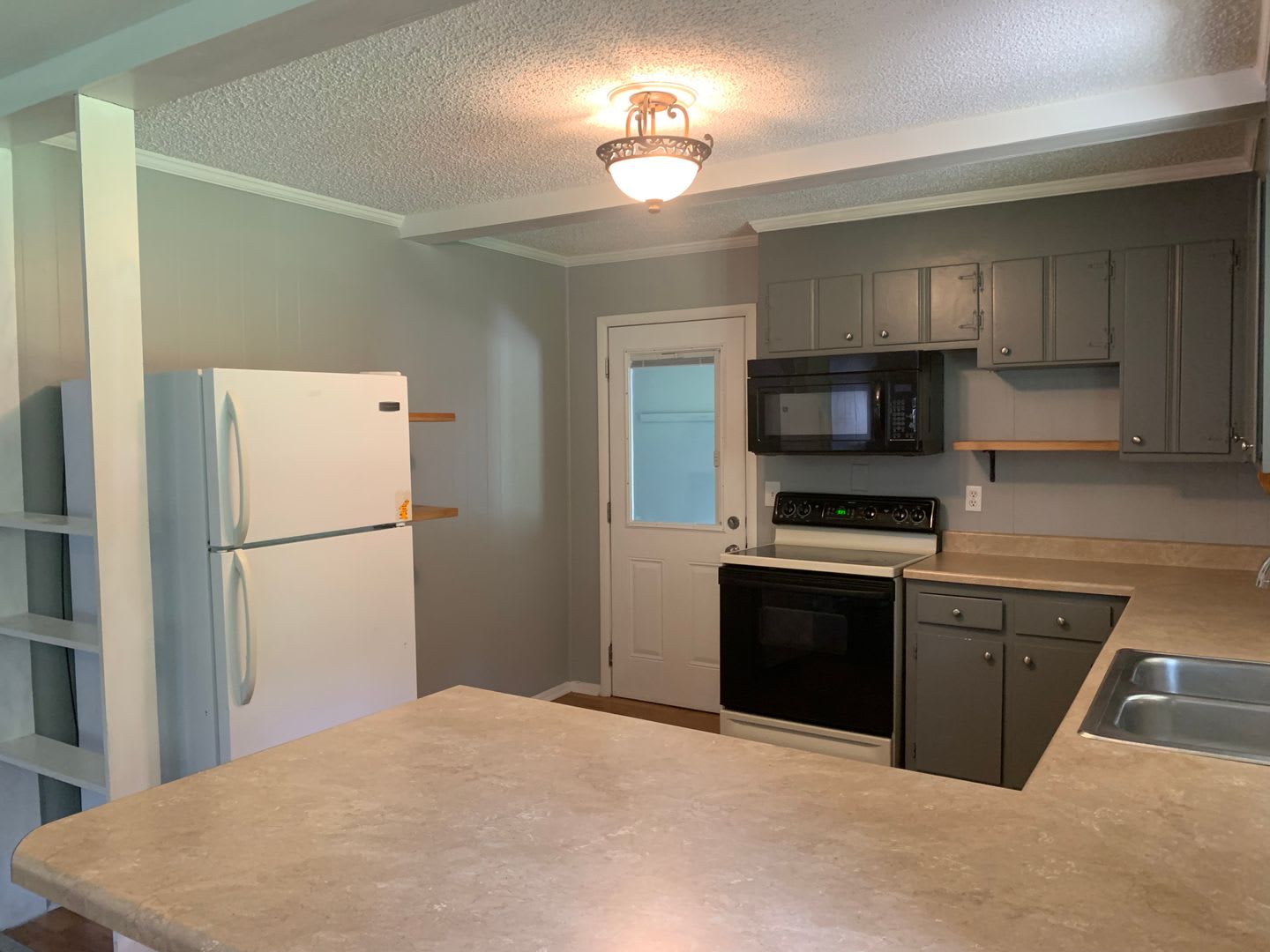 Country feel close to the city? you got it! 3 Bedroom 1 Bath for $1750 – photo 4