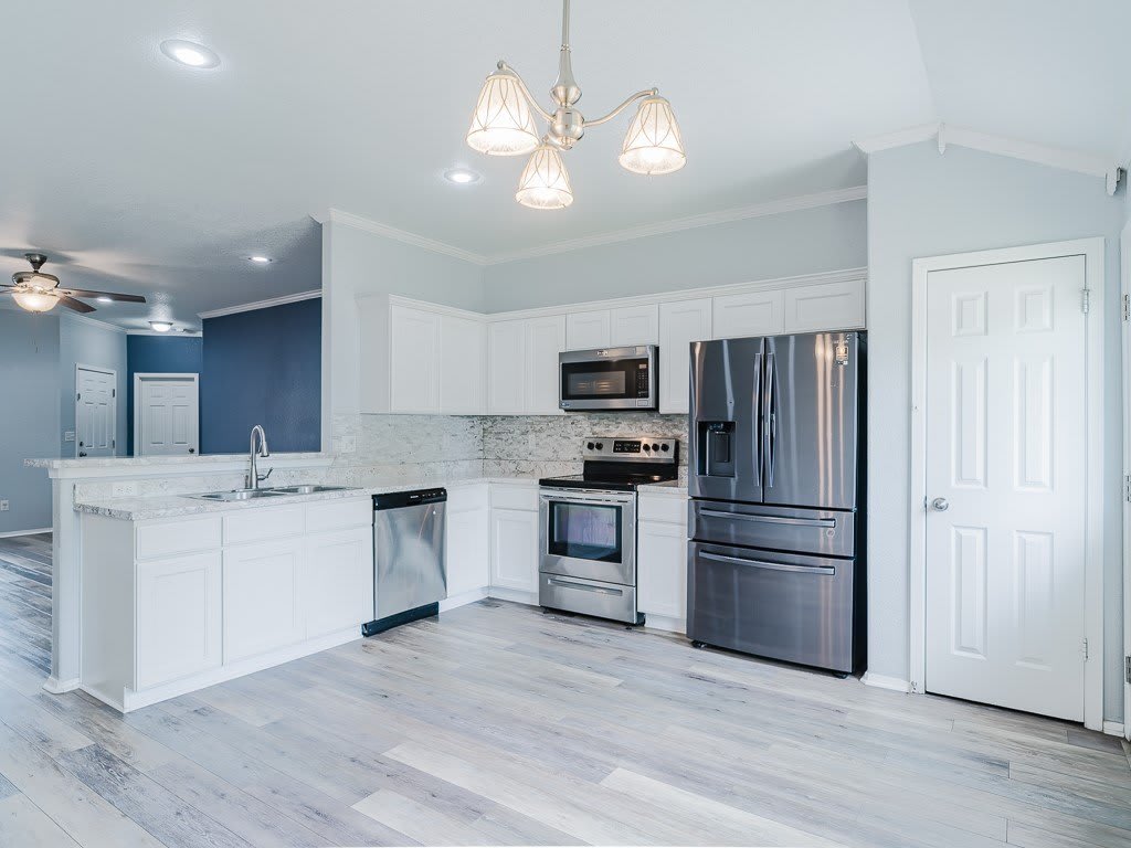 714 Green World Street – photo 4
