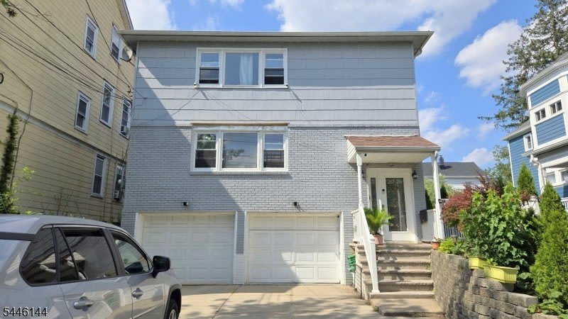 267 Parker Ave – photo 1