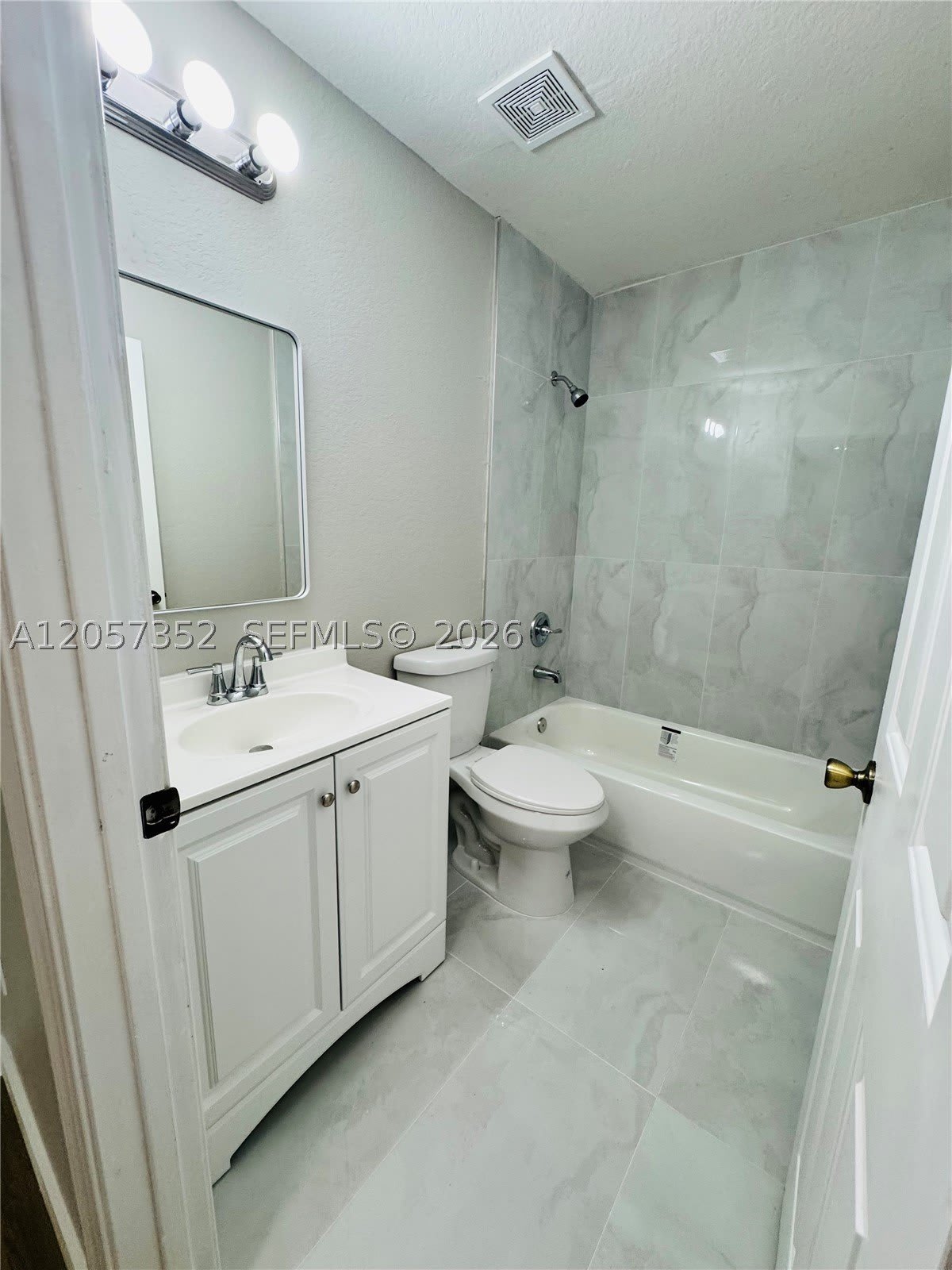 1592 SE 27th Ct – photo 5
