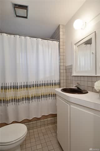 Charming West Seattle 1 Bedroom Home With Office And Large Fenced Yard – photo 2