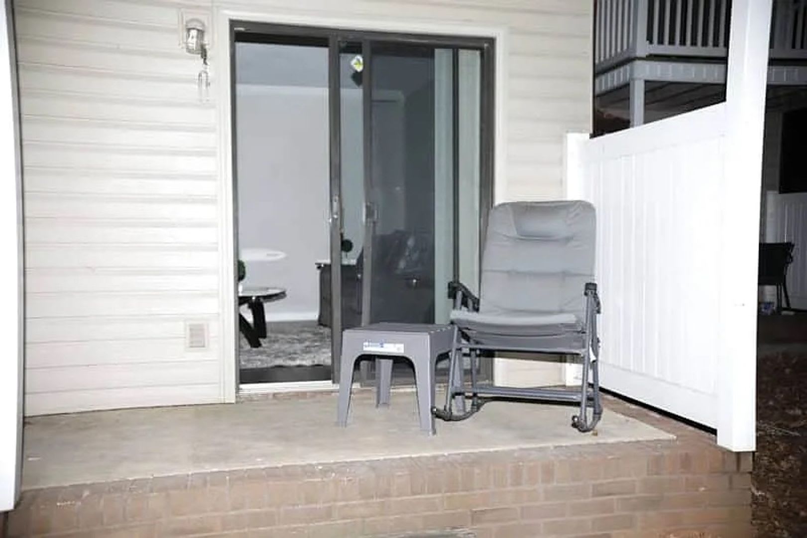 Room in 2 Bedroom Home at Forest View Ave – photo 5