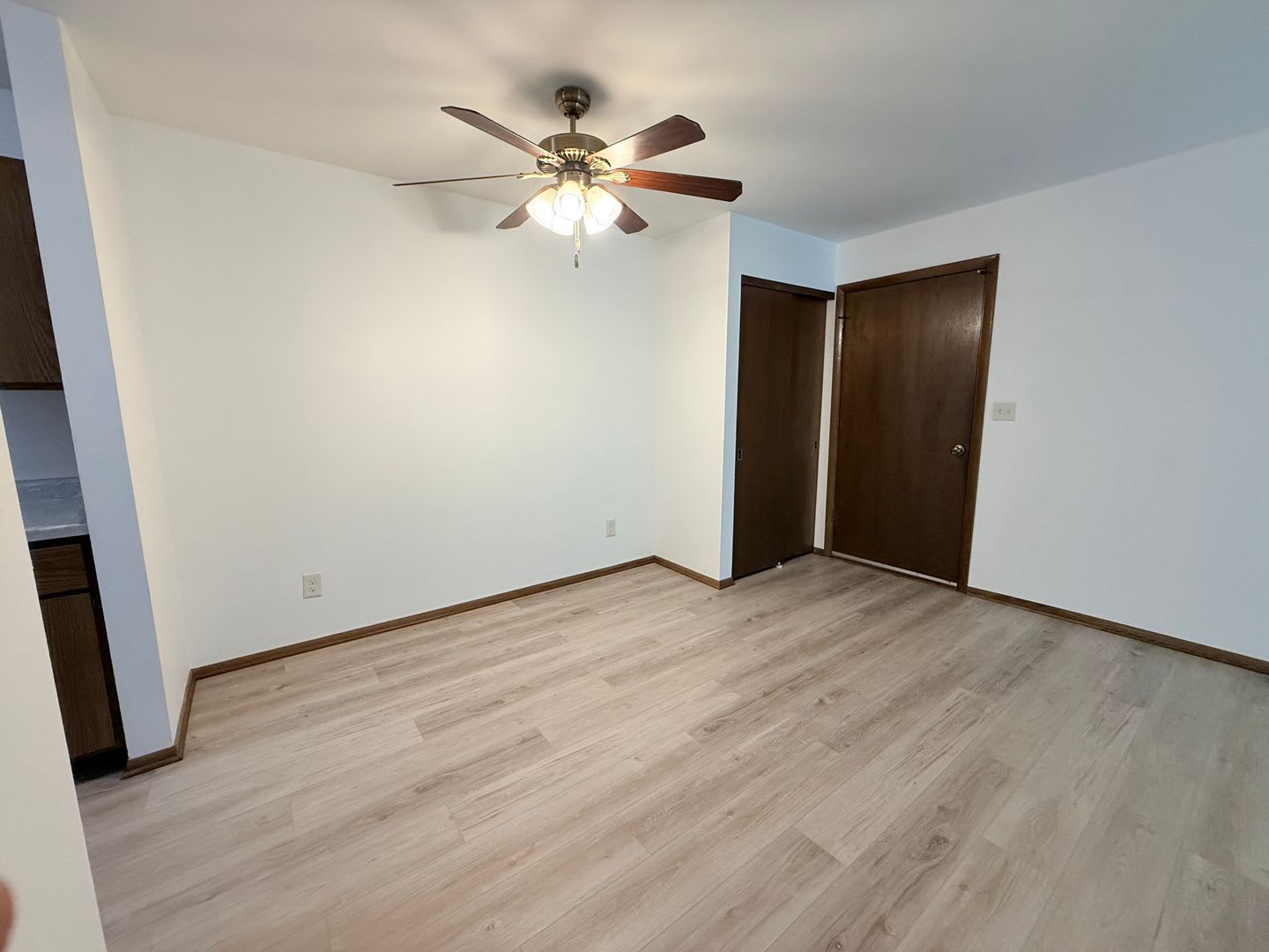 Remodeled Hartland 2 Bedroom Apartment! – photo 4