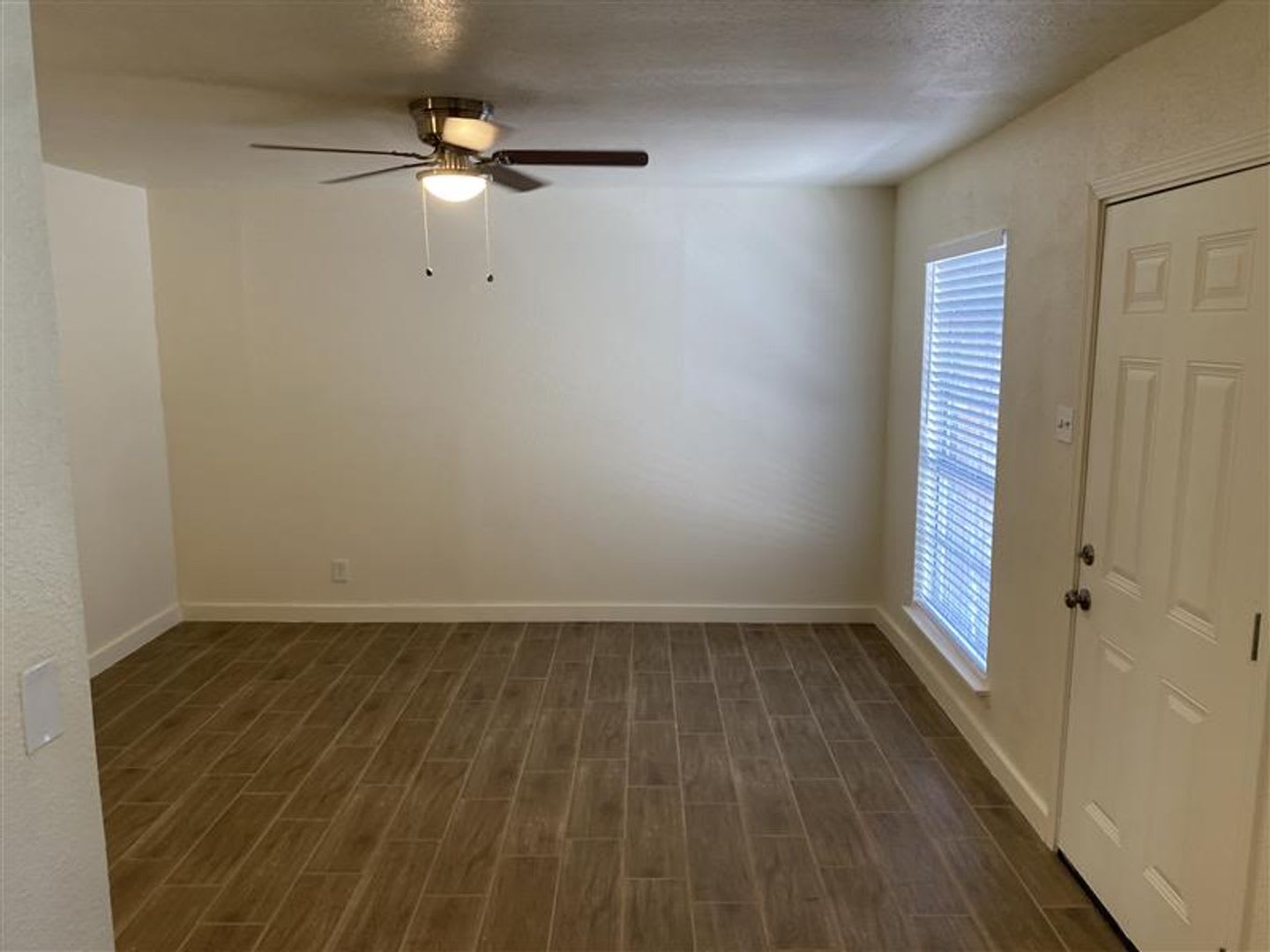 3 1 Townhouse With Covered Parking – photo 4