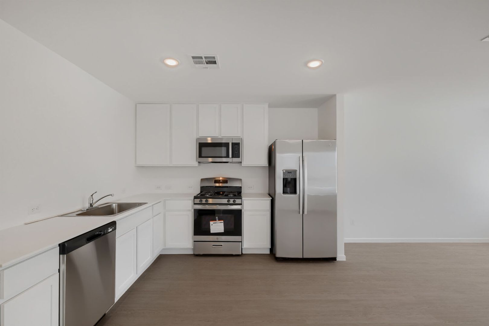 First time rental! Brand new build, brand new appliances, never lived in! – photo 5